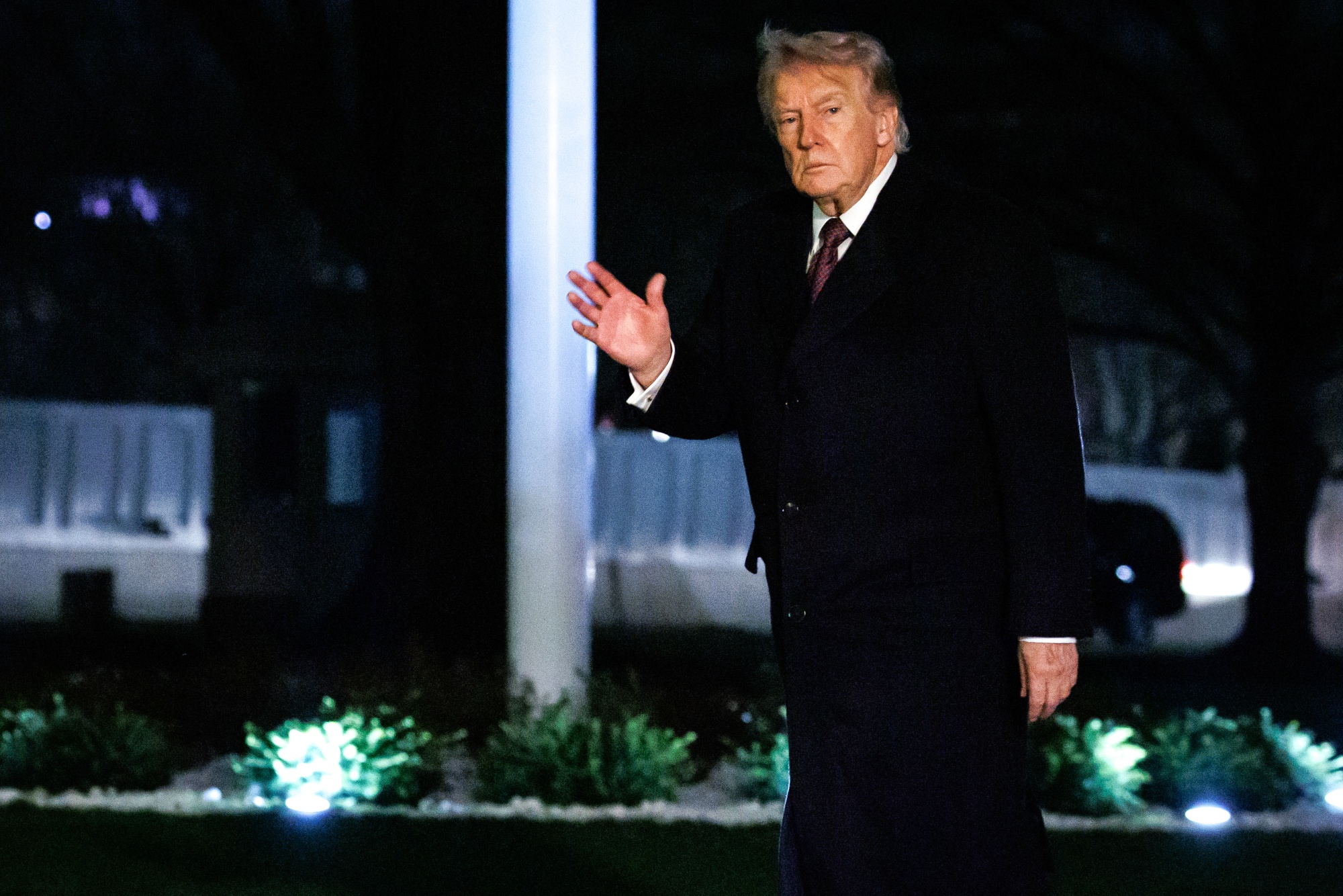 US President Donald Trump walks on the South Lawn of the White House after arriving on Marine One in Washington, DC, US, on Sunday, March 15, 2026. Trump said he could delay his planned summit with Chinese President Xi Jinping if Beijing doesn't help unblock the Strait of Hormuz, the Financial Times reported, citing an interview with the US president. Photographer: Samuel Corum/Sipa/Bloomberg