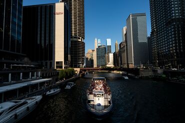 Chicago Delays $643 Million Bond Deal Due To Market Volatility