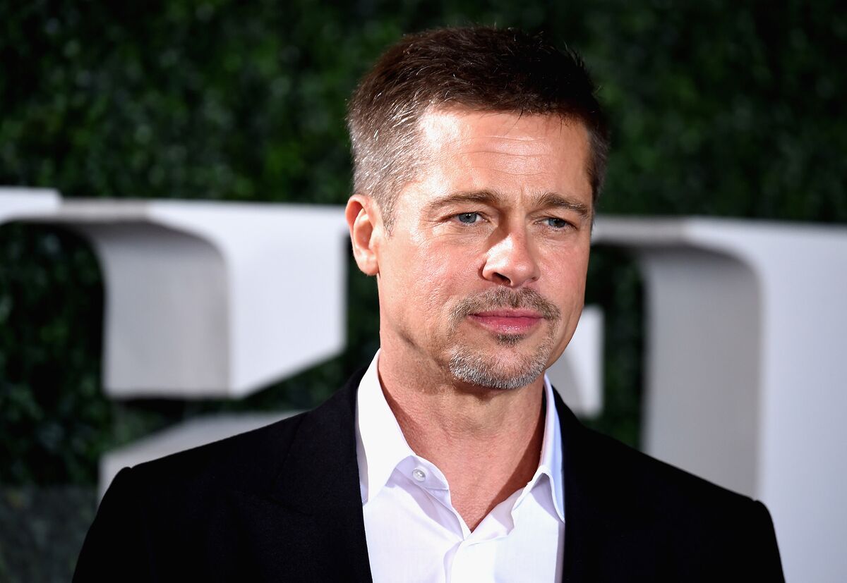 Brad Pitt Joins Billionaires as Frieze Tests L.A. Market - Bloomberg