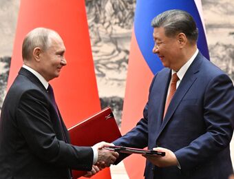 relates to Russia-China de facto Alliance: Why Putin and Xi Are So Close