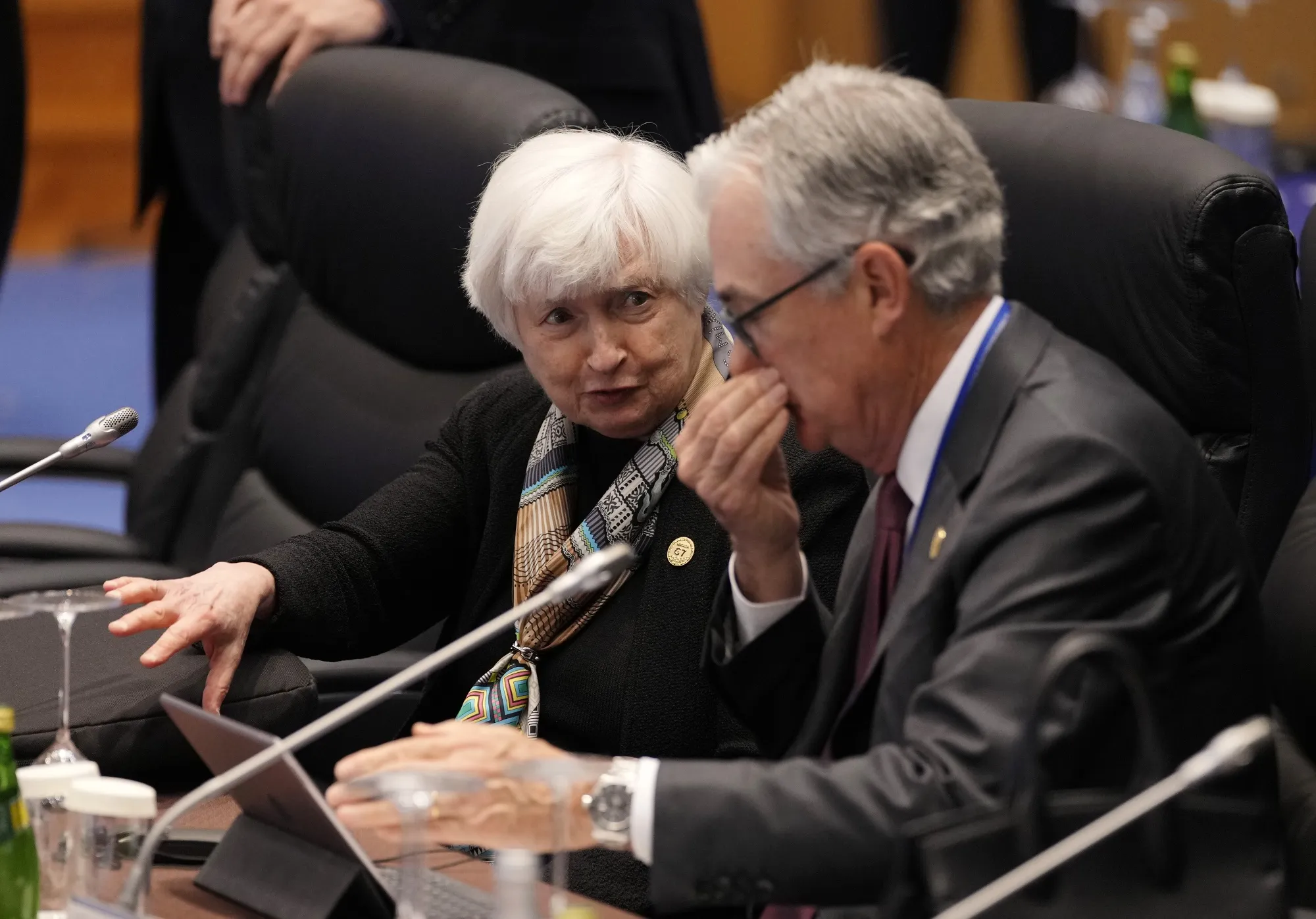 Janet Yellen and&nbsp;Jerome Powell confer&nbsp;at the G-7 in Japan in May.