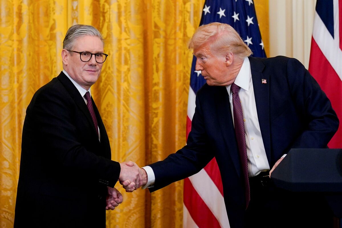 🟪"Keir Starmer e la Ristrutturazione della Difesa: Un Messaggio Chiaro a Trump e Putin"