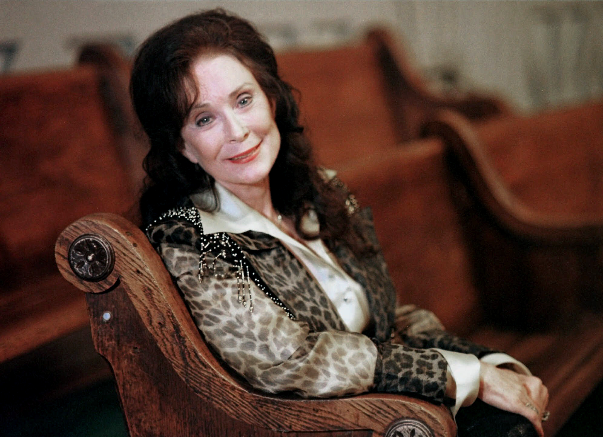 Loretta Lynn, Coal Miners Daughter And Country Queen, Dies picture