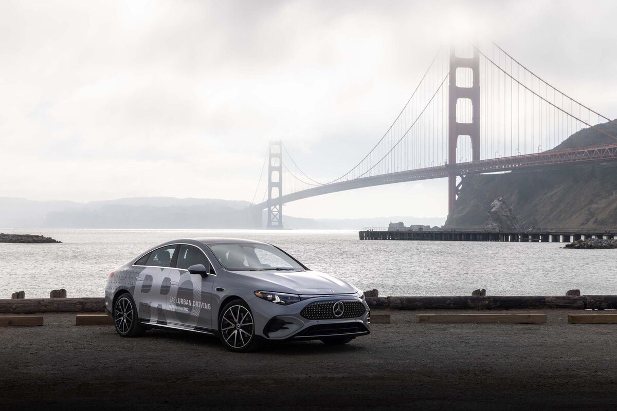 bloomberg.com - Hannah Elliott - What I Learned 'Driving' a Mercedes With Next-Level AI