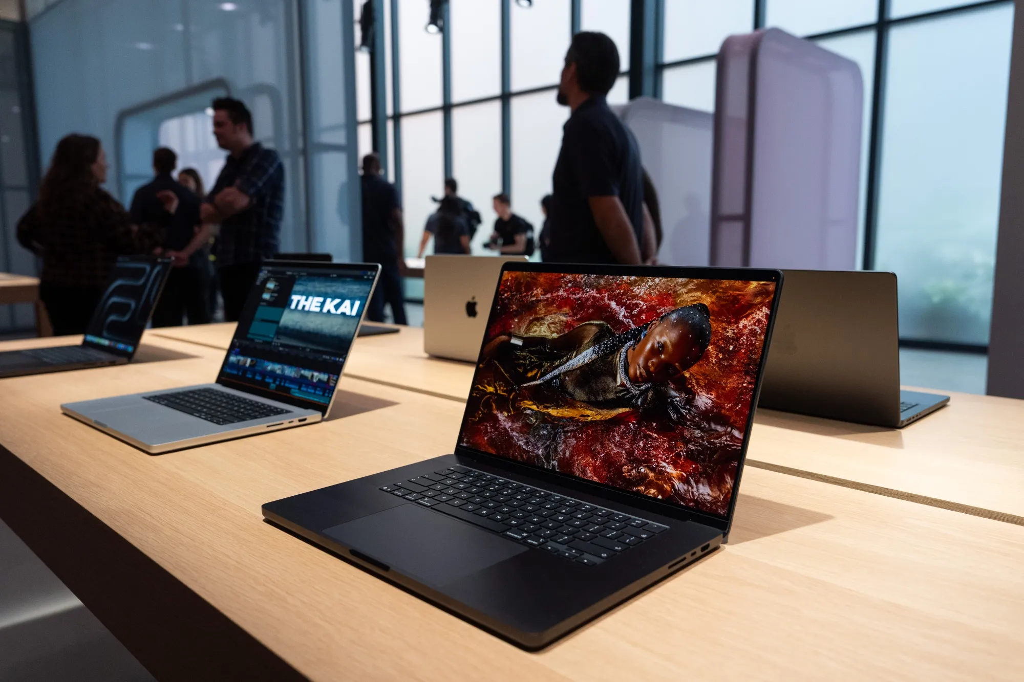 アップル、Macシリーズの全面刷新を計画－AI需要の取り込み狙う