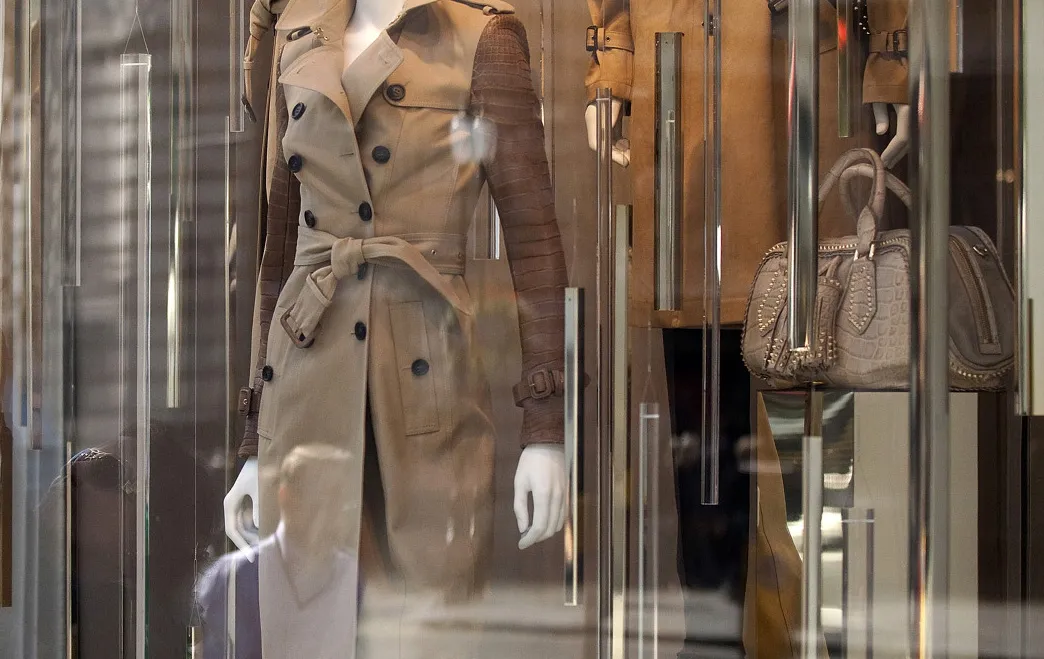 Burberry Turns to Apple for Augmented Reality Fashion App Bloomberg