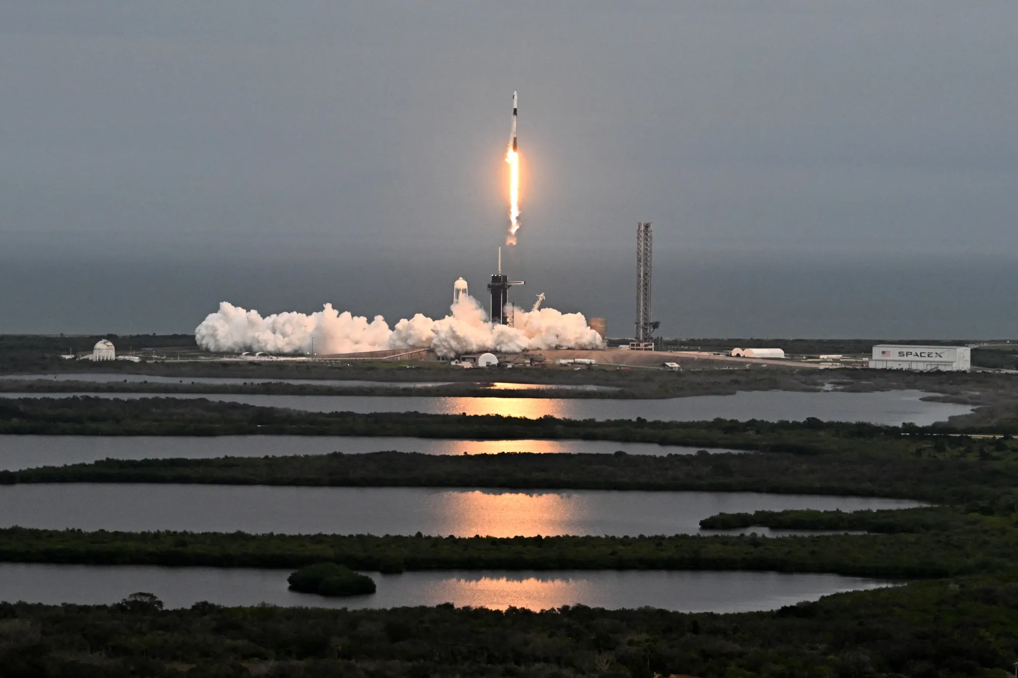 Space authorities in Florida, Oklahoma, Texas, New Mexico and California are potential future issuers of the debt, the Barclays strategists wrote in the report.