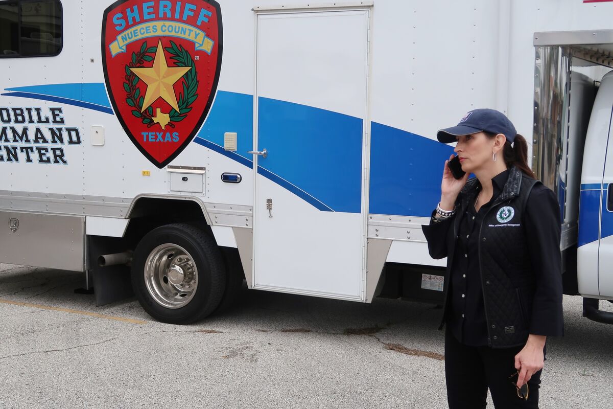 Texas Readies Morgue Trucks in Preparation for Virus Surge - Bloomberg