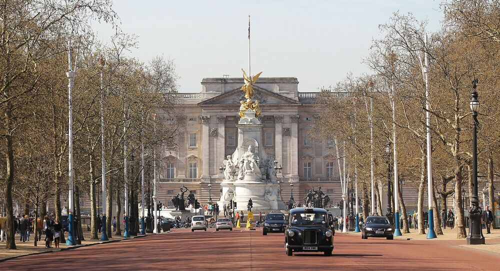 Queen Elizabeth Ii S London Palace Set For 460 Million Refit Bloomberg