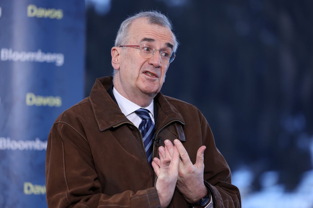 France Needs ‘Significant’ Deficit Reduction, Villeroy Says