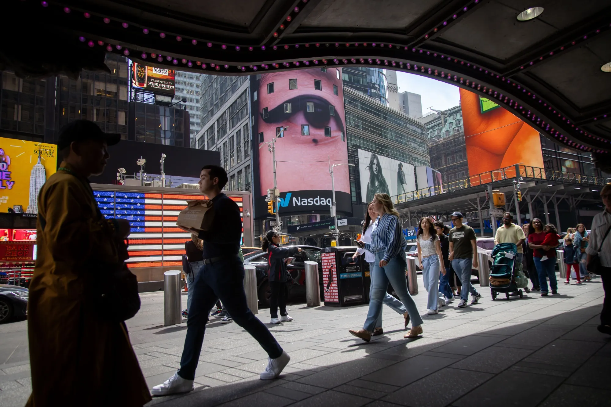 U.S. Stock Futures Steady as Wall Street Awaits Earnings, Economic Data and Trade Developments