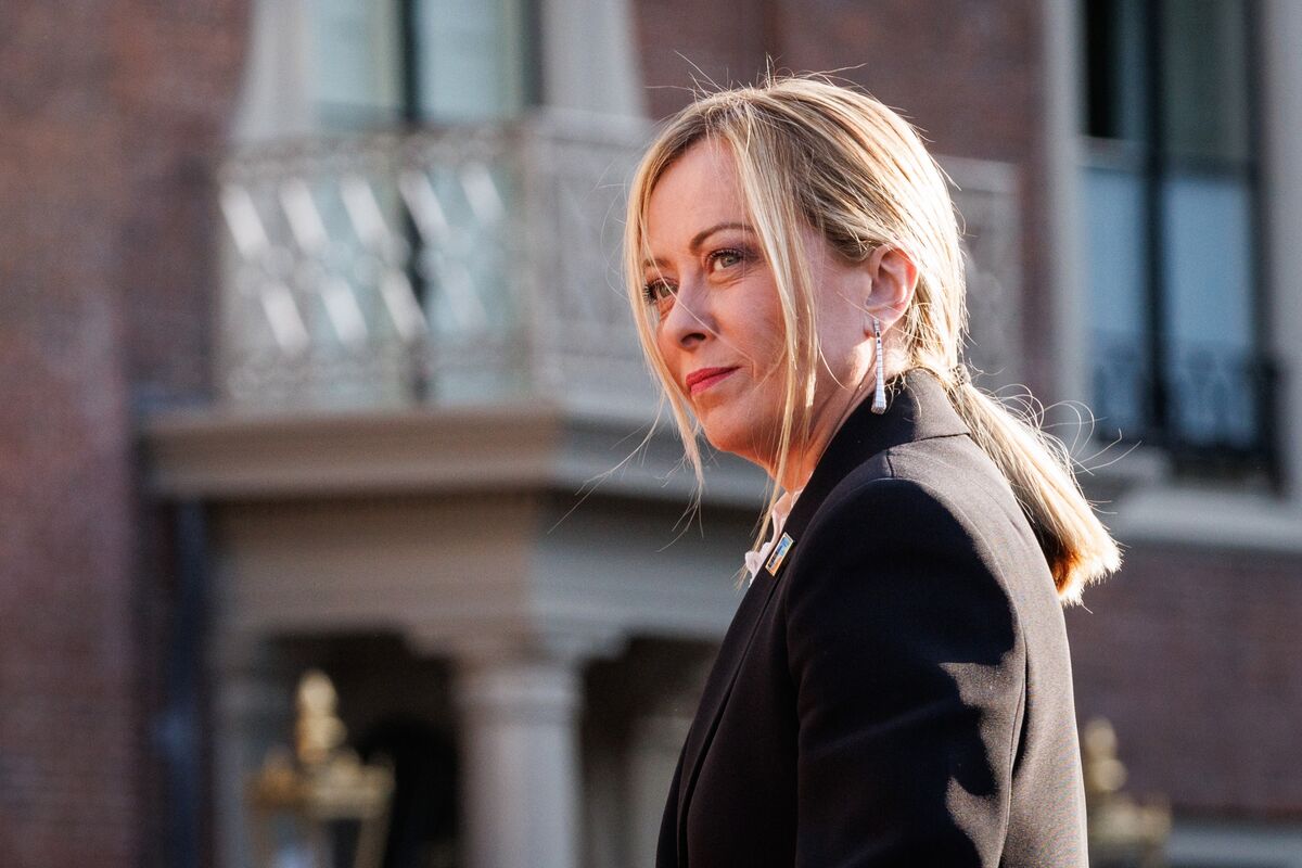 Italy’s Outlook Lifted as Scope Lauds Fiscal Repair Under Meloni