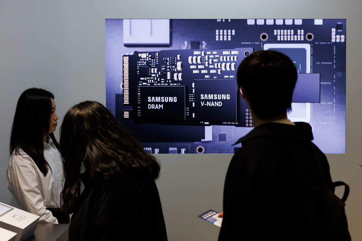 Funds Flow Back to Asian AI Stocks