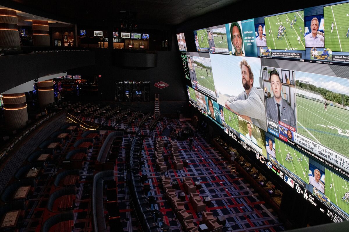 Super Bowl a tossup at legal sports books