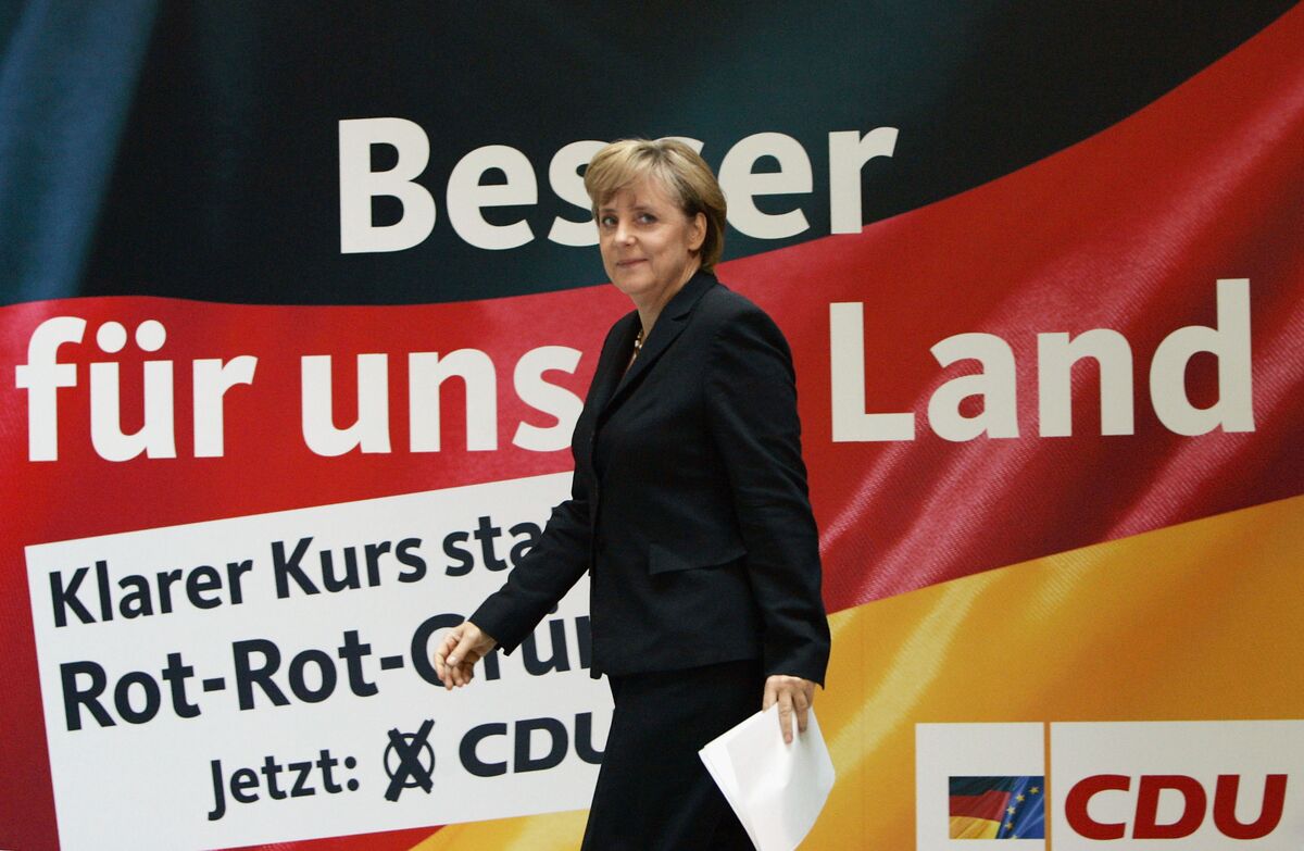 Angela Merkel Embraces German Nationalism With a Twist - Bloomberg