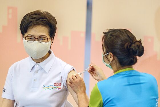 Hong Kong Explores Easing Measures for Vaccinated as Bookings Jump