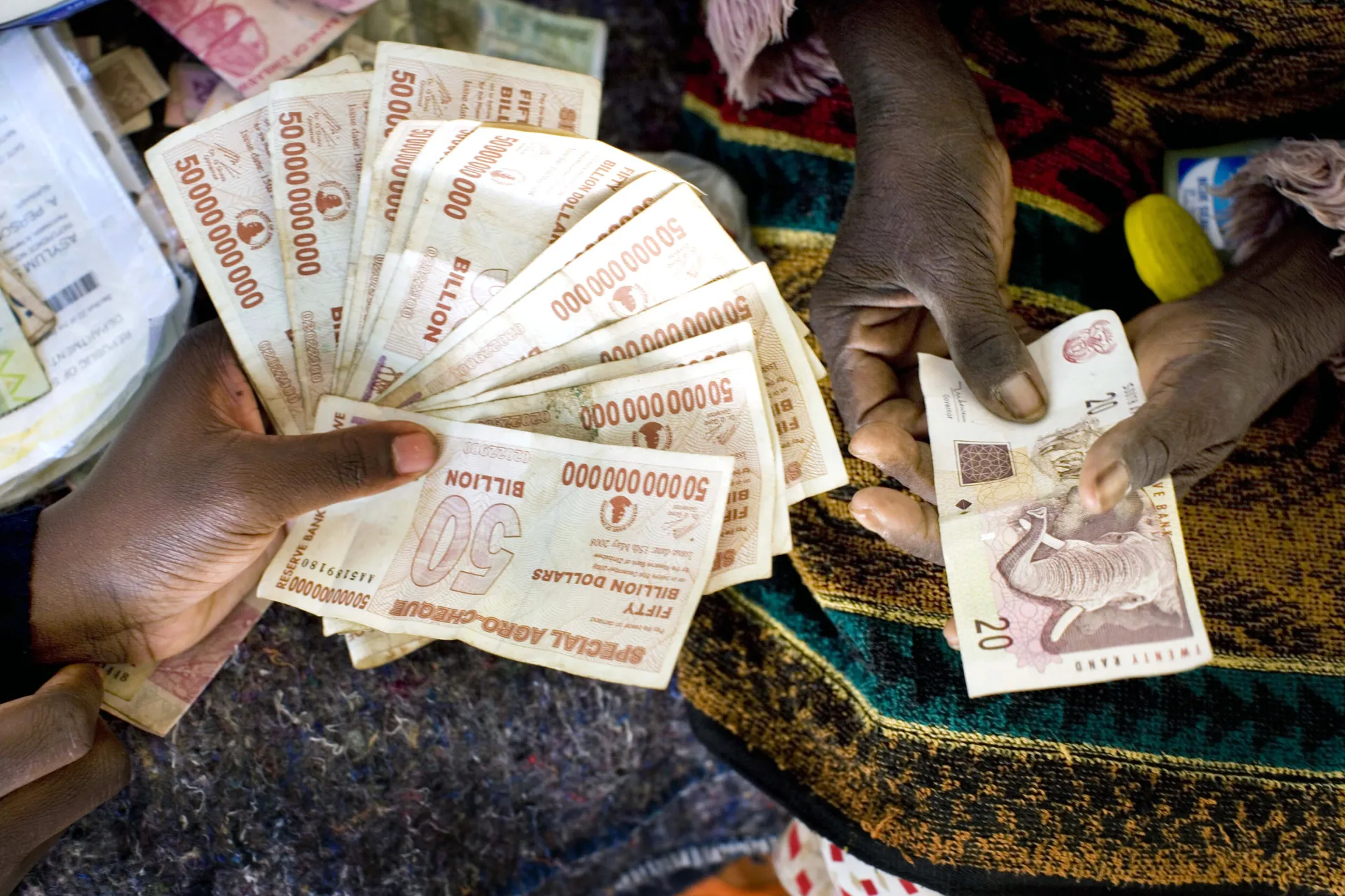 Cost of Hard Currency in Zimbabwe Tumbles as Optimism Takes Root