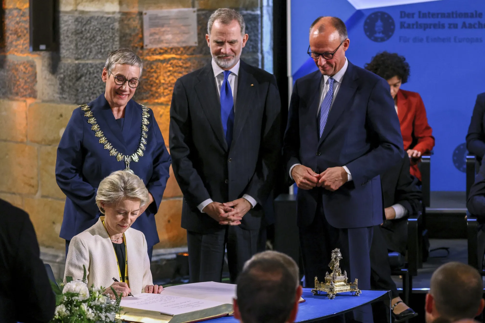 Merz Targets Von Der Leyen With German Power Flex - Bloomberg