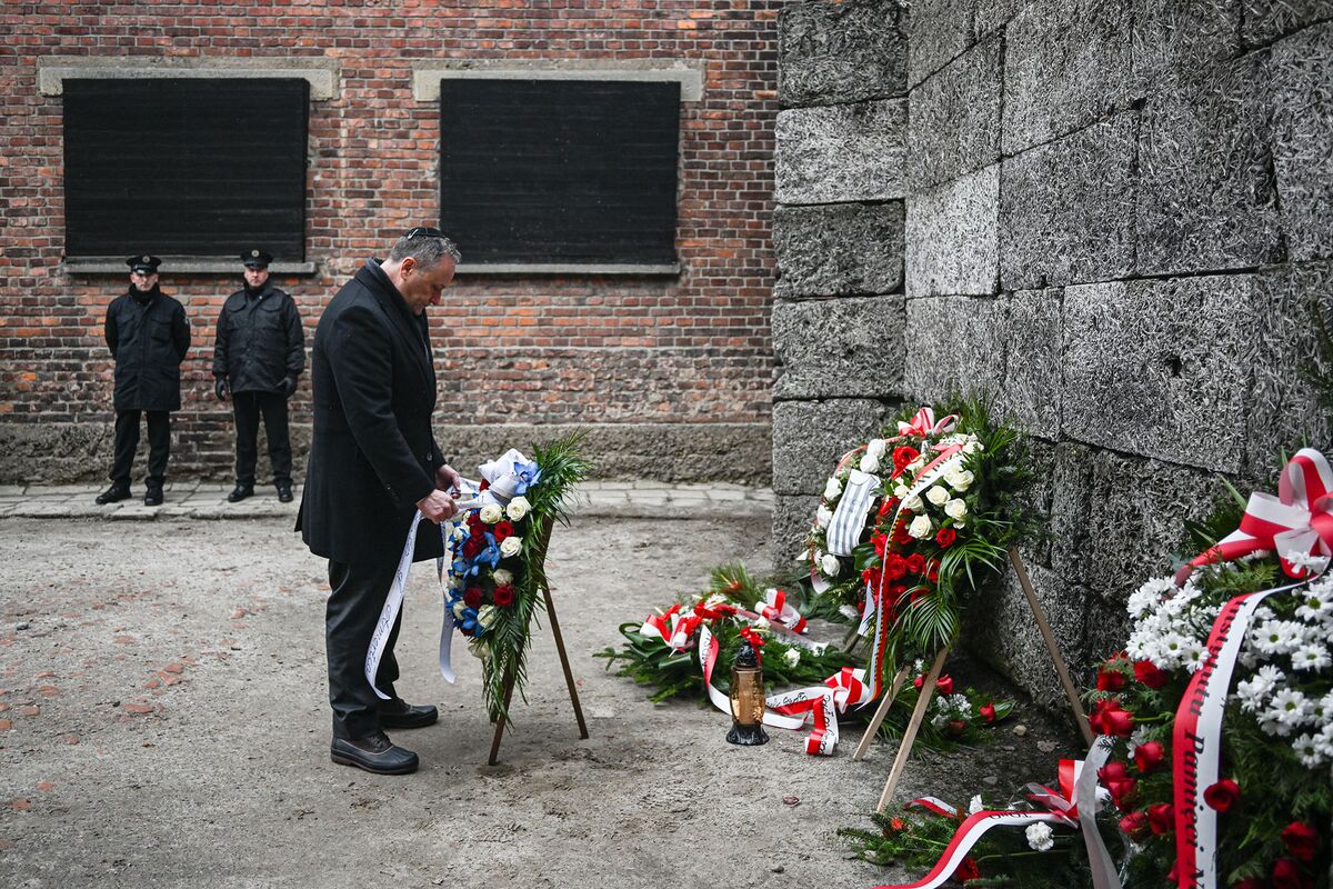 Emhoff Calls for Fighting Anti-Jewish Tropes on Auschwitz Visit