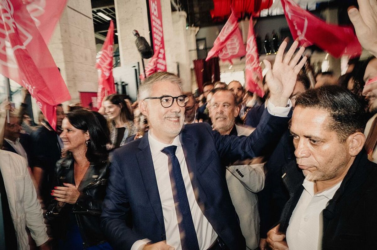 French Socialist Head to Join Race to Succeed President Macron