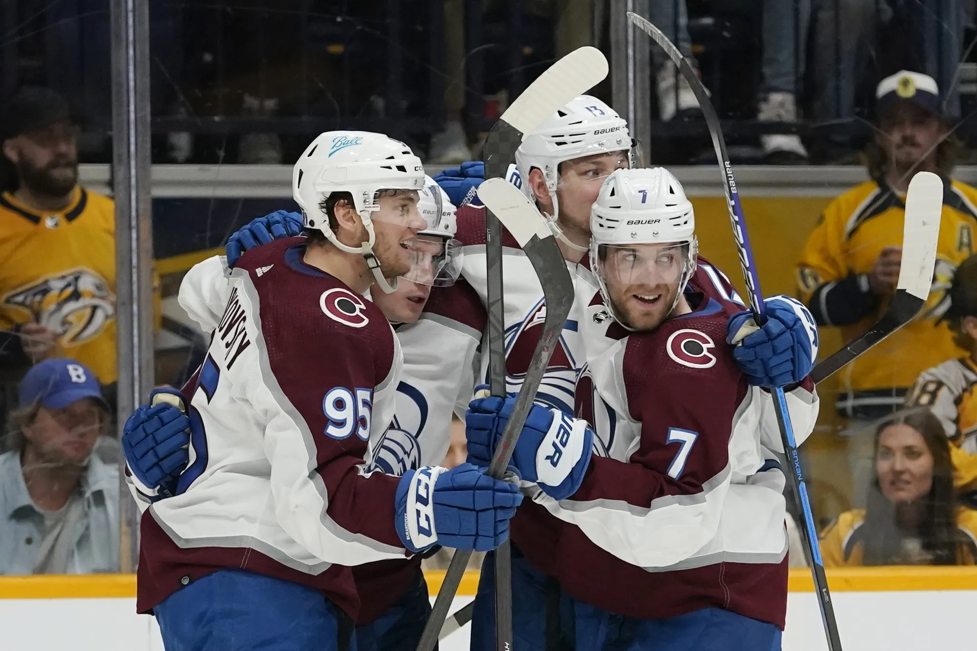 Avalanche 1st to Advance in NHL, Now Wait for Blues Or Wild - Bloomberg