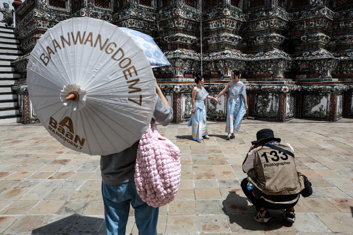 bloomberg.com - Randy Thanthong-Knight - Avoiding Japan, Chinese Tourists Fuel Rebound in Thai Tourism