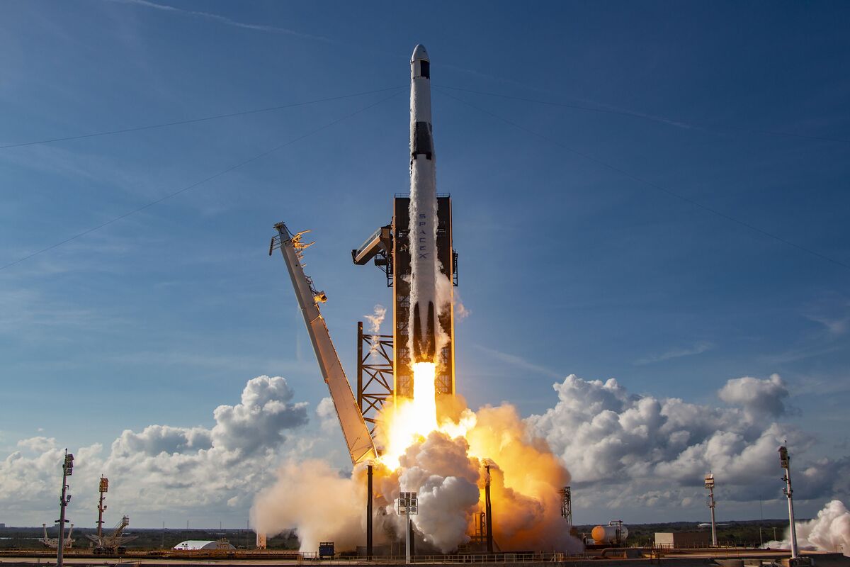 SpaceX Seeks $75 Billion in IPO at $135 Per Share: Reuters