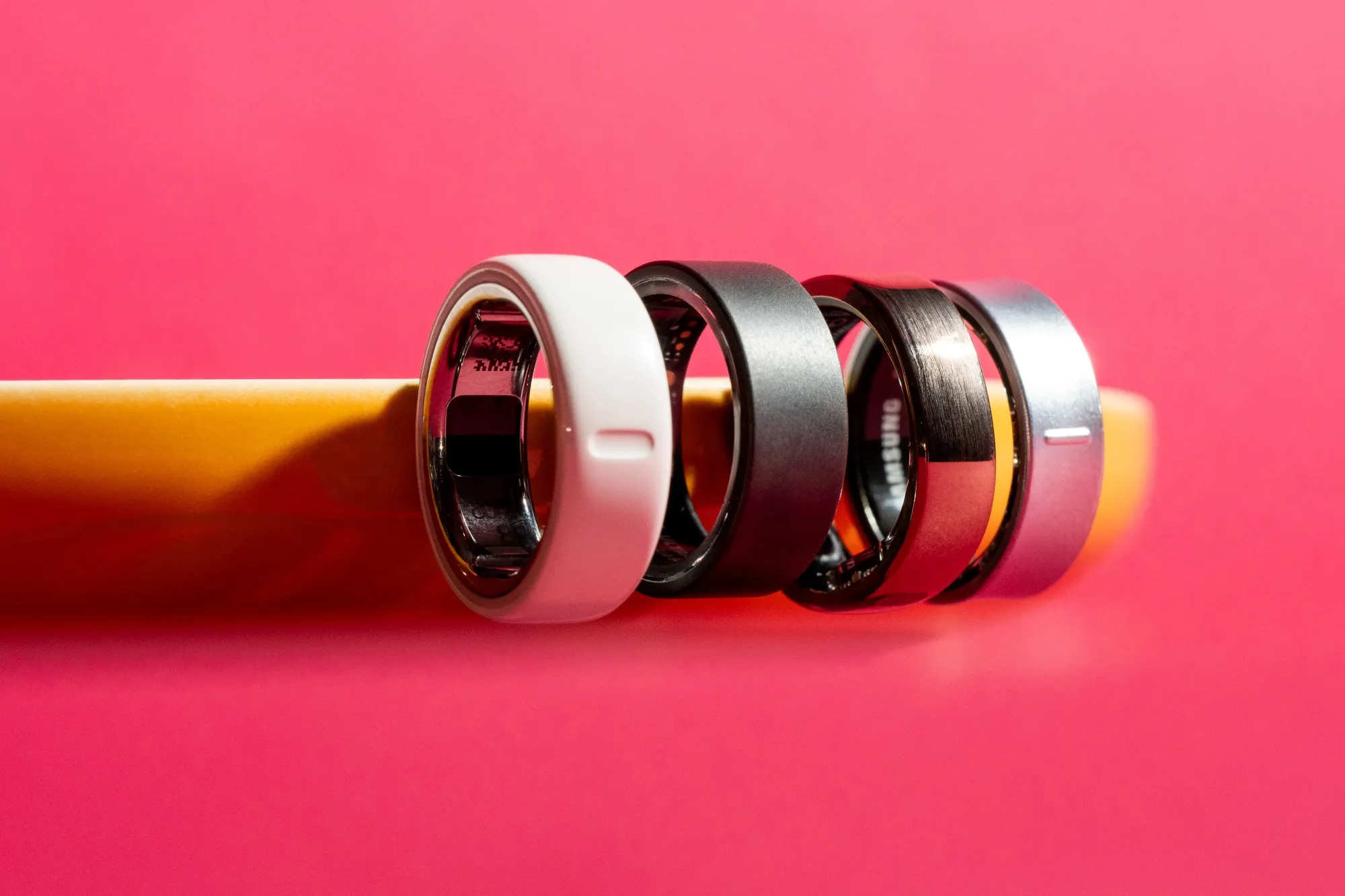 Smart Rings Poised For 2026 Growth, Oura Set to Lead - Bloomberg