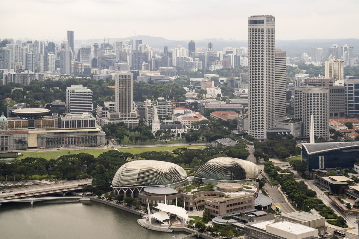 Singapore GDP Grows Faster than Expected Even as New Risks Loom