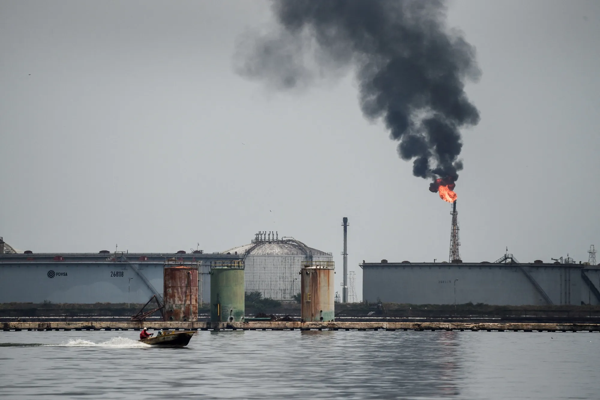 An oil refinery in the Maracaibo lake in Maracaibo, Venezuela.&nbsp;
