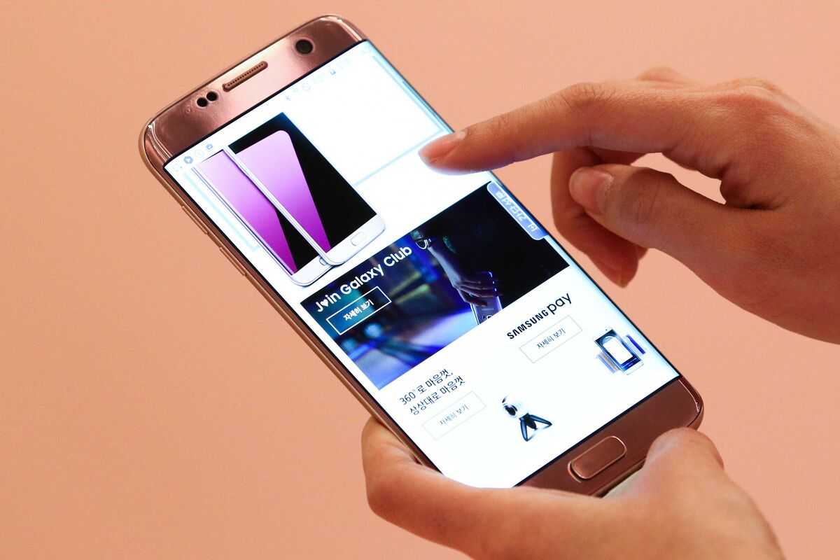 Samsung Profit Tops Estimates on S7, Lower Marketing Costs - Bloomberg