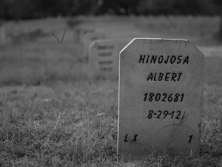 The grave of Albert Hinojosa, one of the inmates who died due to extreme heat in a prison in Texas. 