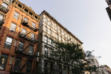 New York Renters Brave Bidding Wars, Long Lines in Hot Market