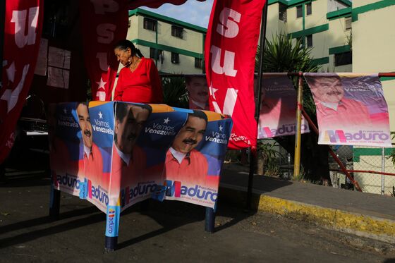 Venezuelans Vote in Election Shadowed by Crisis and Boycott
