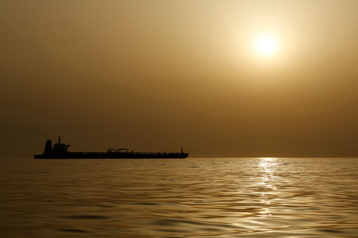 bloomberg.com - Lucia Kassai - Ghost Oil Ships Dock in Venezuela, Illustrating Challenge for US