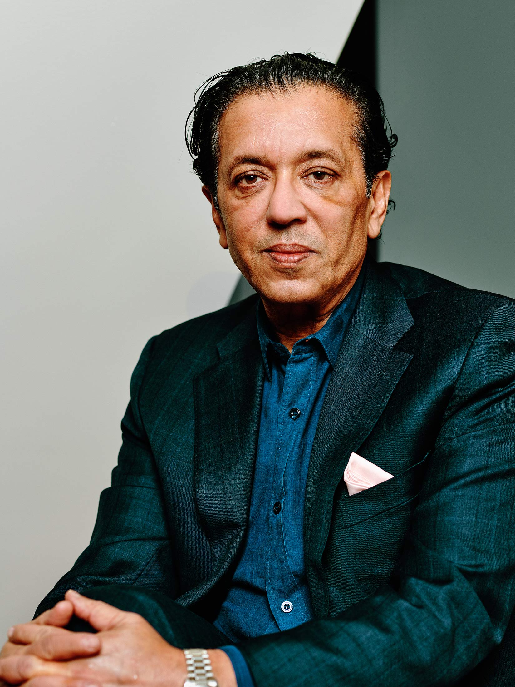 relates to 孫正義氏の壮大な夢と実行部隊-ビジョン・ファンドの独特な運営手法