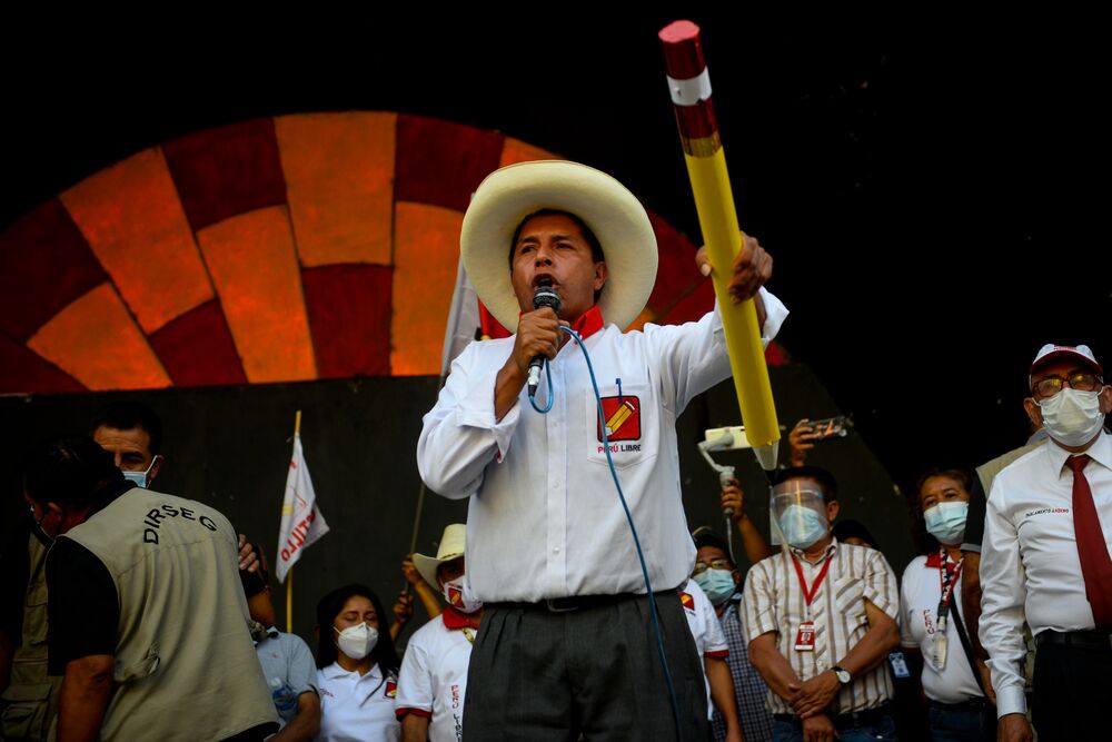 ペルー大統領選決選投票 左派候補がケイコ氏の追い上げを阻止 調査 Bloomberg