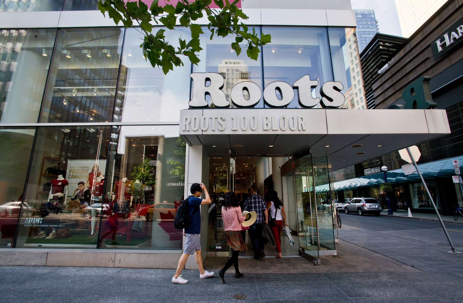 roots-shares-slump-after-canadian-retailer-slows-expansion-plans