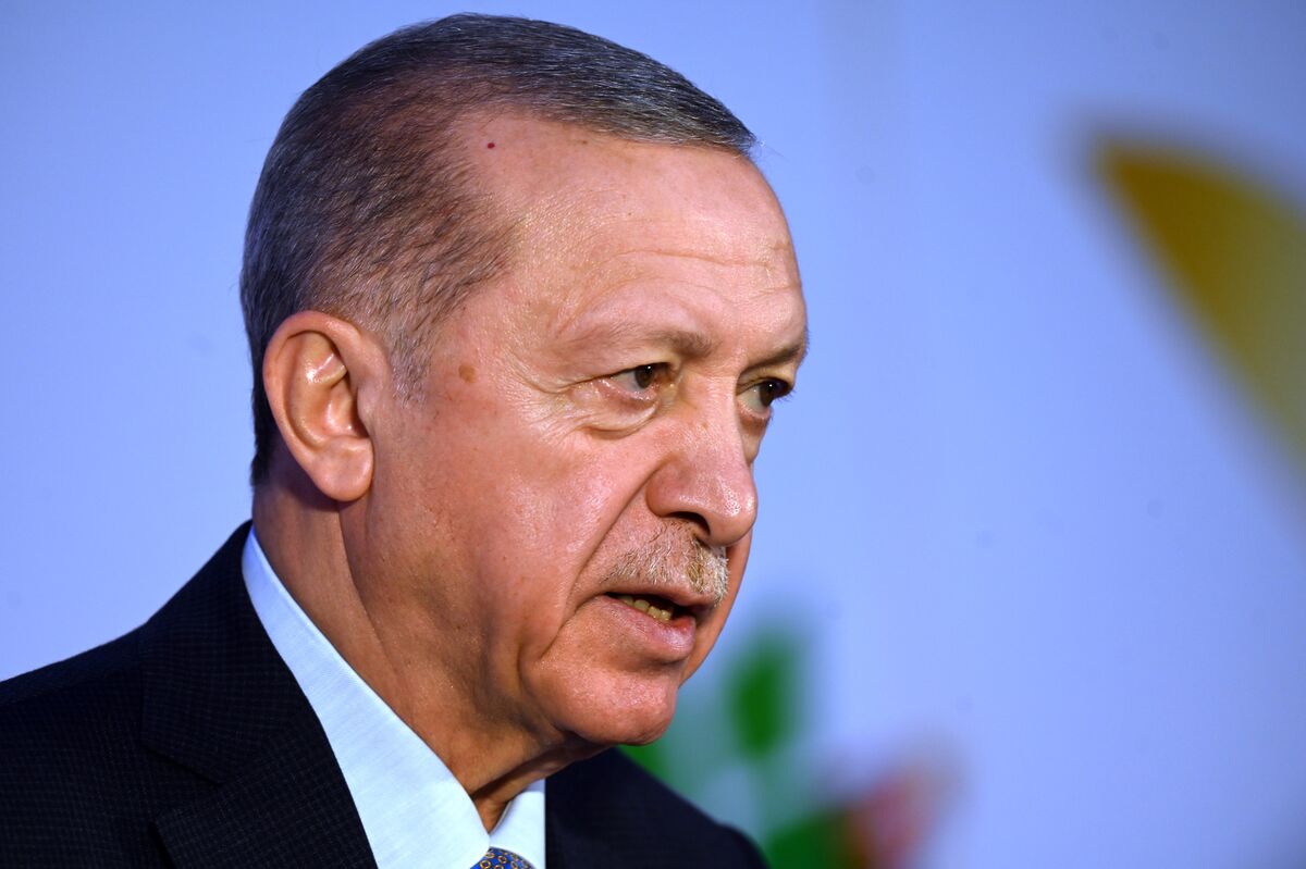 Erdogan Heads to Azerbaijan Outpost Amid Regional Tensions
