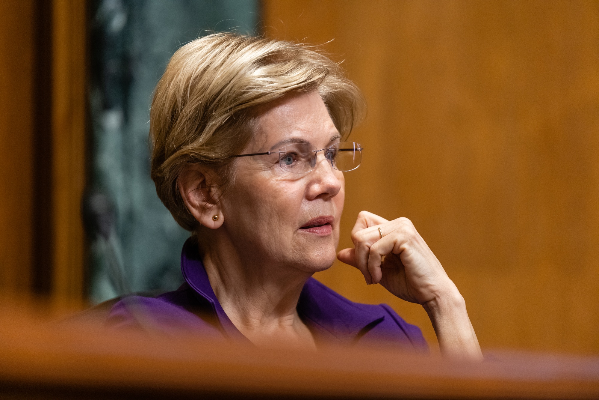 Senator Elizabeth Warren Has Covid-19 - Bloomberg