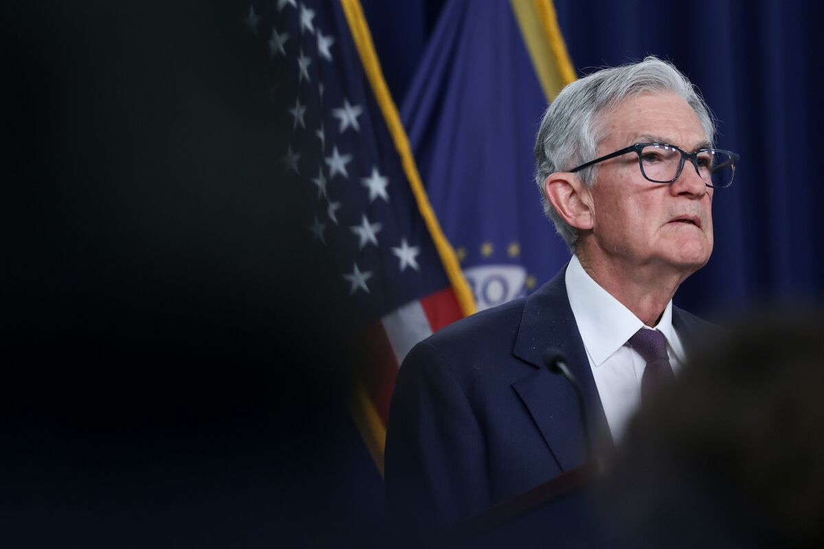 🟪"Federal Reserve: tassi di interesse stabili per la quarta volta, attesa per l'impatto delle politiche governative"