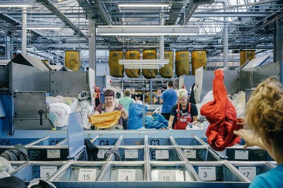 H&M Wants More Customers to Recycle Their Clothes