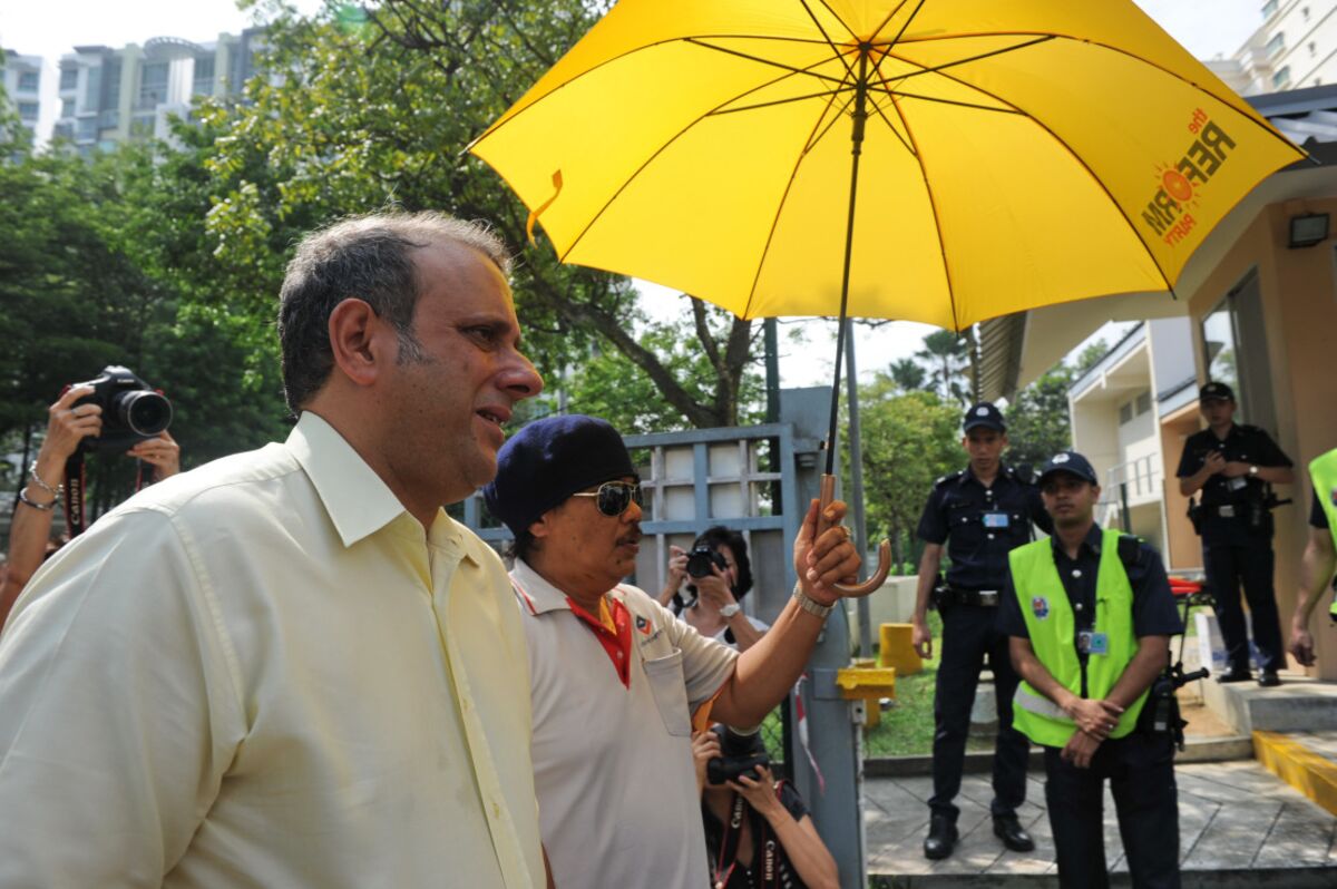 Singapore Opposition Party’s Kenneth Jeyaretnam Dies at 67