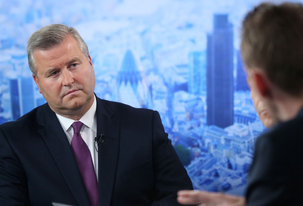 Hedge Funds Drive CRH’s 20% Gain on Switch to US Primary Listing