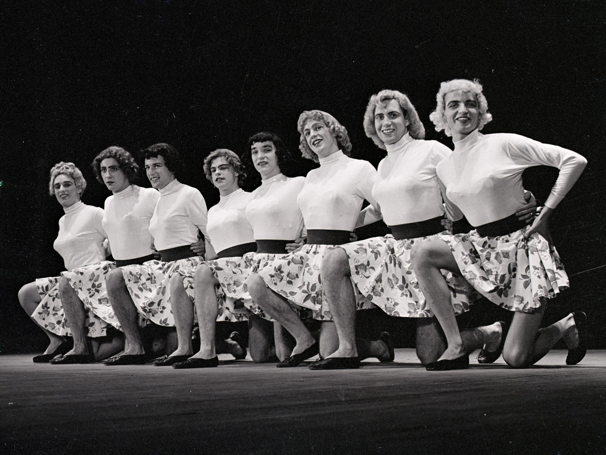 Harvard's Hasty Pudding Casts First Women in 175 Years Bloomberg