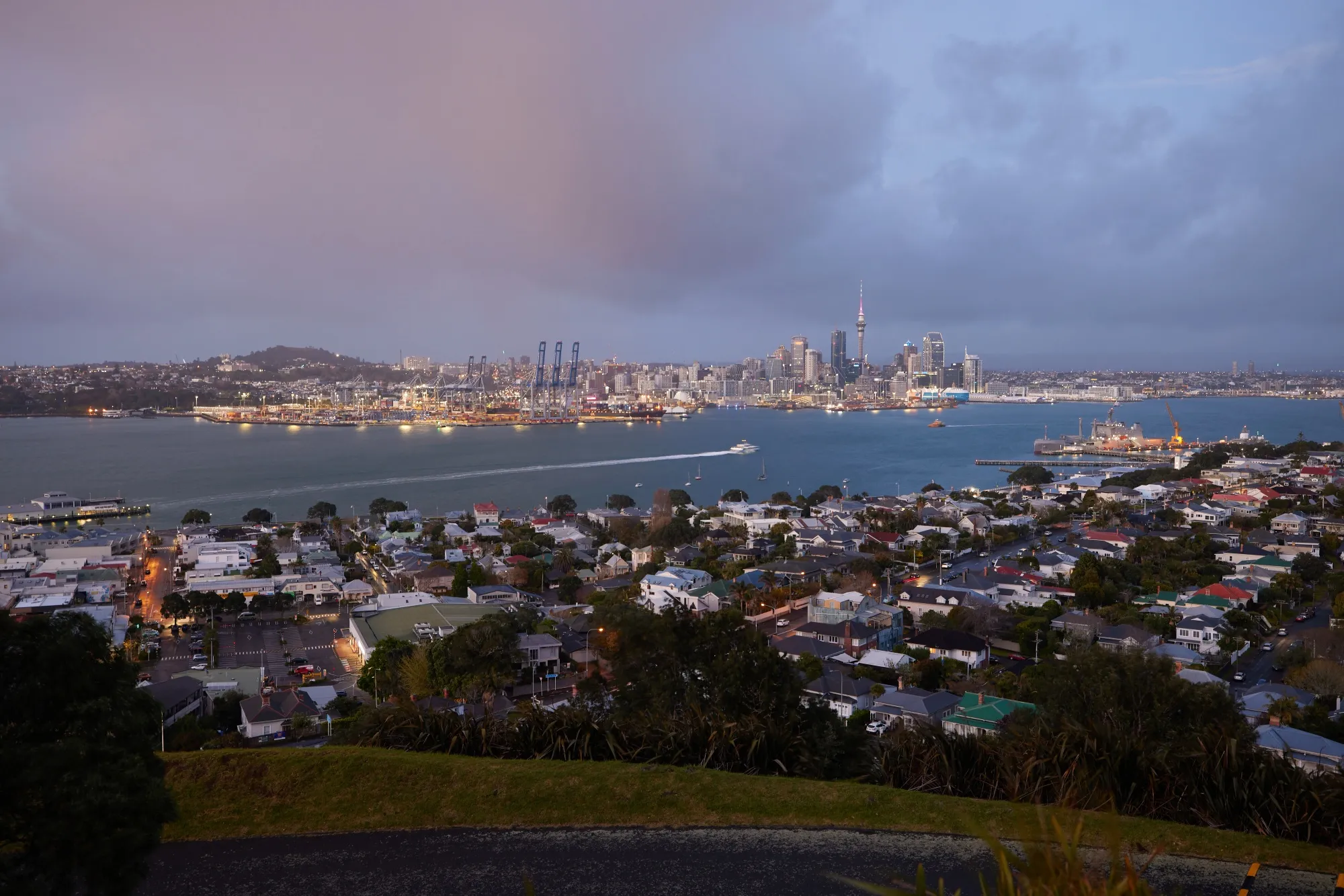 General Economy in Auckland As New Zealand Publishes Pre-election Economic and Fiscal Update Ahead of GDP Figures