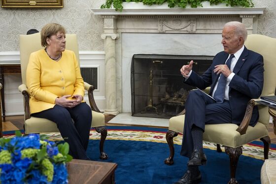 Biden Hosts Merkel Swan-Song Visit Amid Russia, China Clouds