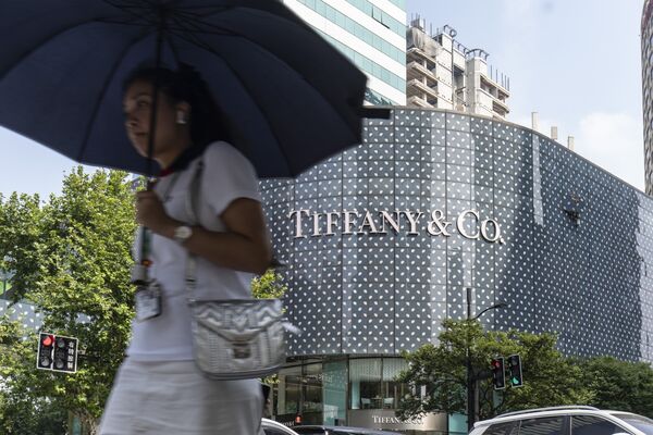 Luxury Stocks Set for Best Week in Years as China Fuels Revival