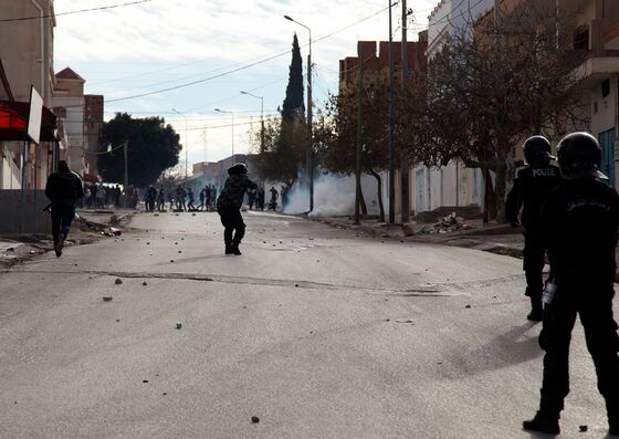 Protests Erupt in Tunisia After Photographer's Self-Immolation