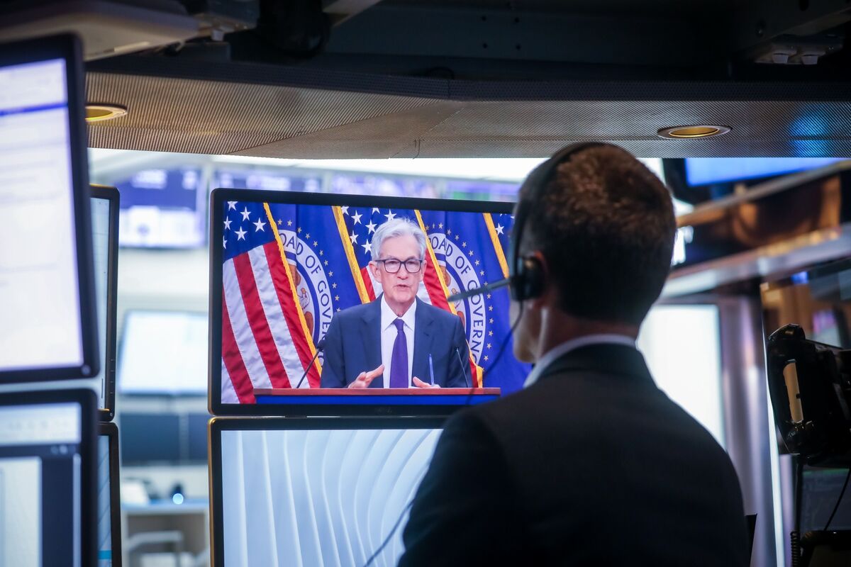 US Stocks Rise as Strategists See Fed Rate Cuts Spurring Gains